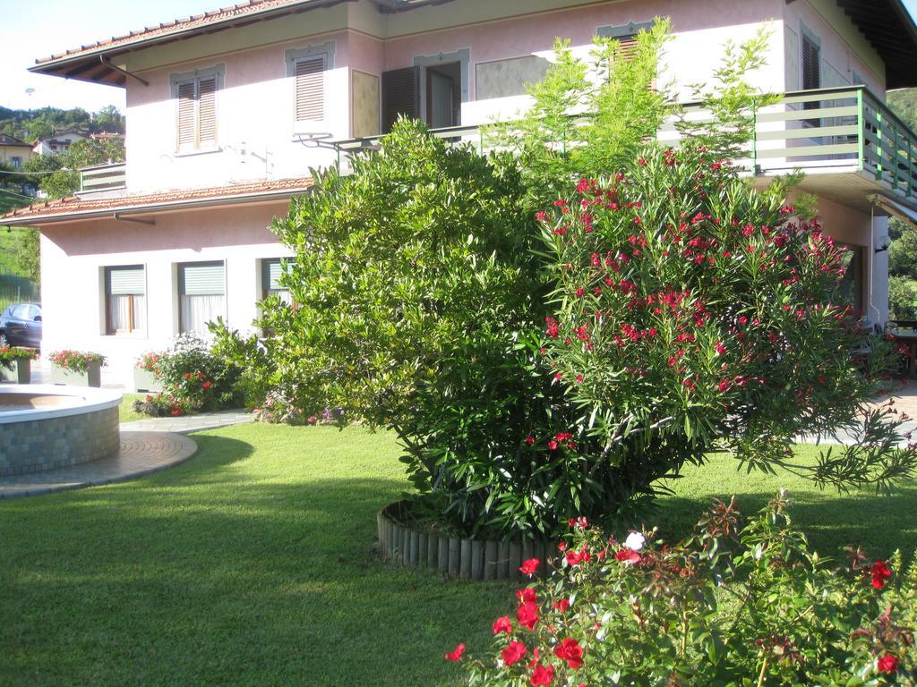 B&B Garden Solto Collina Eksteriør bilde