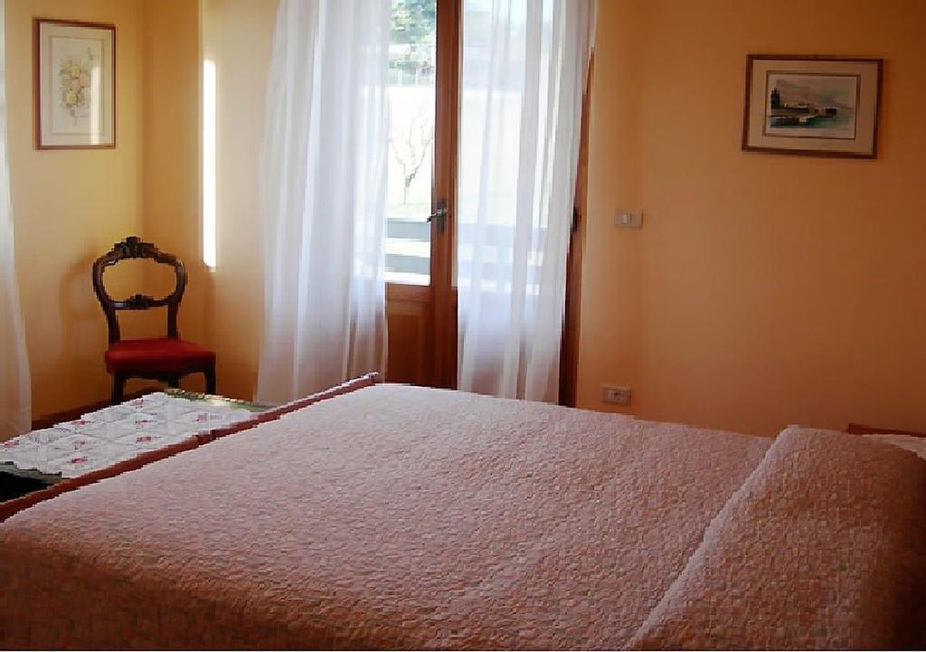 B&B Garden Solto Collina Eksteriør bilde